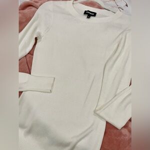 Super Cute! Fitted Ribbed Crew Neck Sweater… Perfect for the Holidays! NWOT